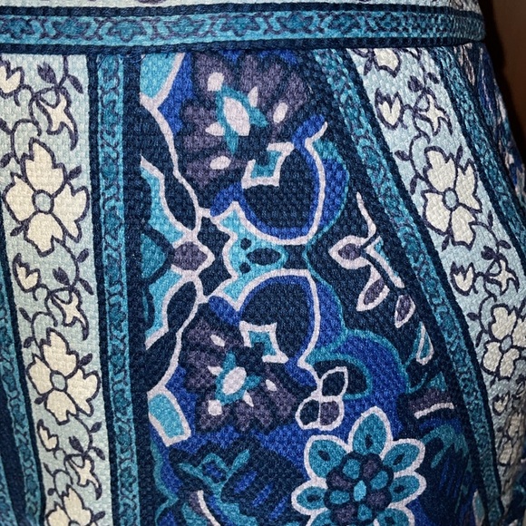 Loft Pencil Skirt - Barely Worn! - Picture 2 of 4